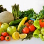 Healthy foods and lifestyle habits to reduce cortisol levels naturally for stress management.